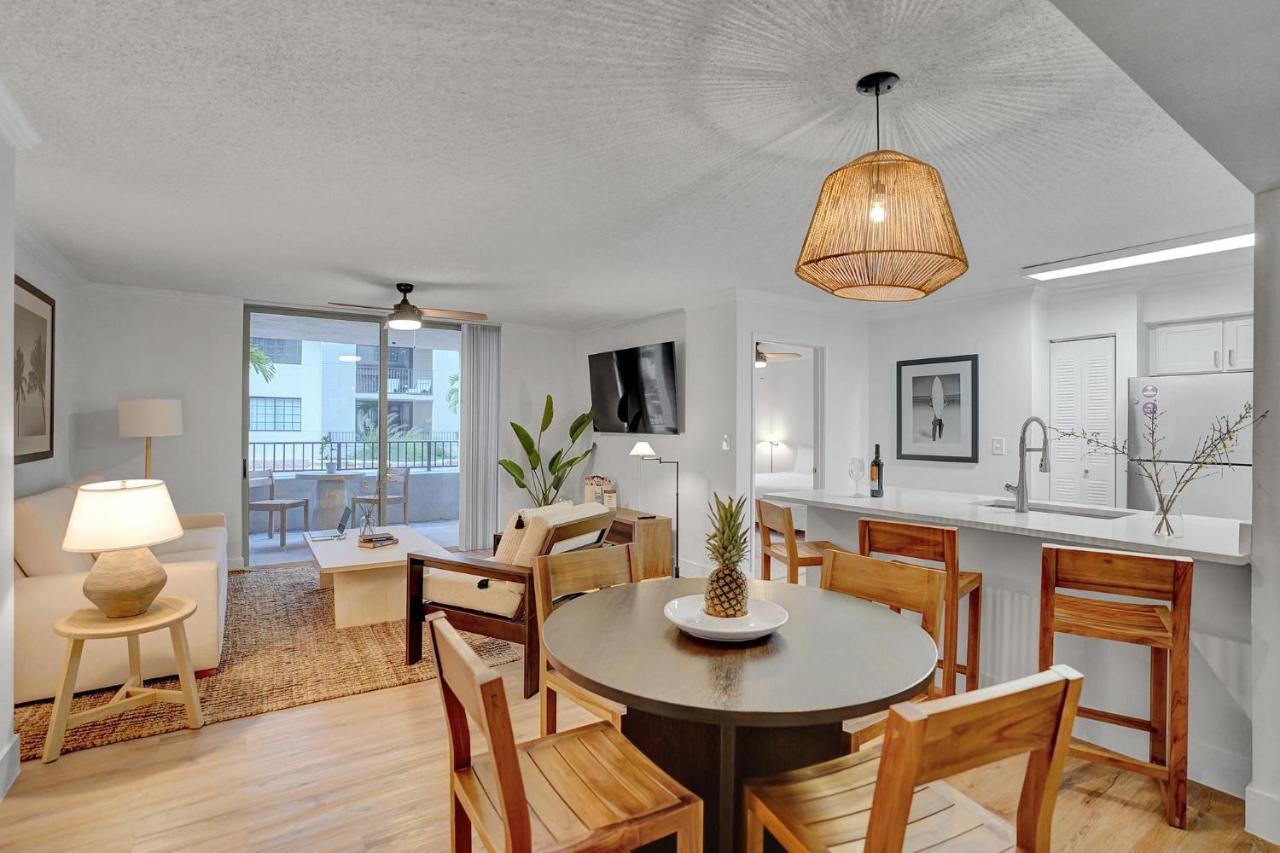 Dharma Home Suites Coral Gables At Gables Grand Plaza Маями Стая снимка