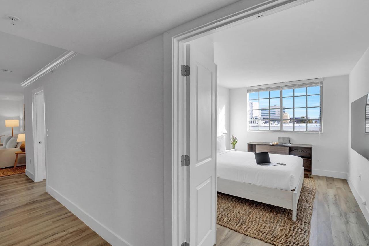 Dharma Home Suites Coral Gables At Gables Grand Plaza Маями Екстериор снимка