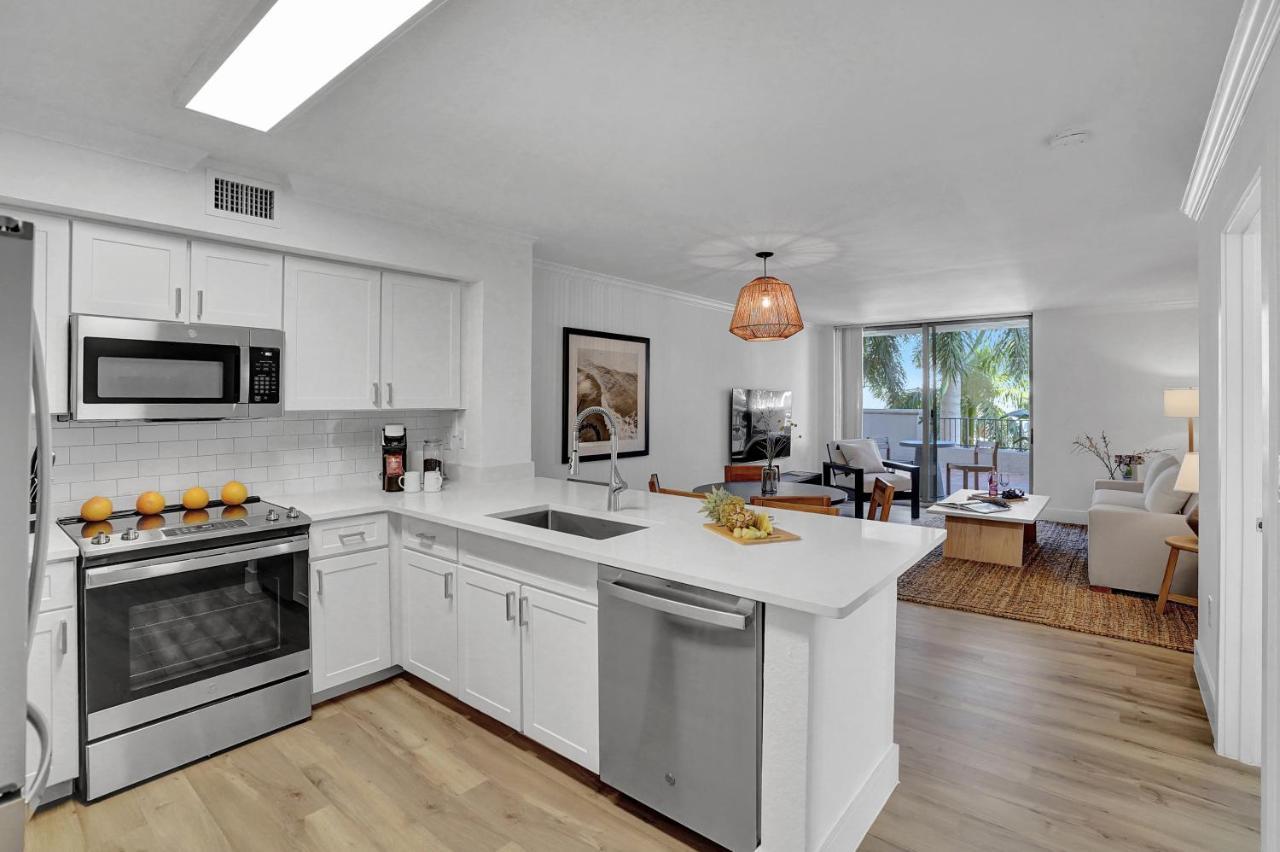 Dharma Home Suites Coral Gables At Gables Grand Plaza Маями Екстериор снимка