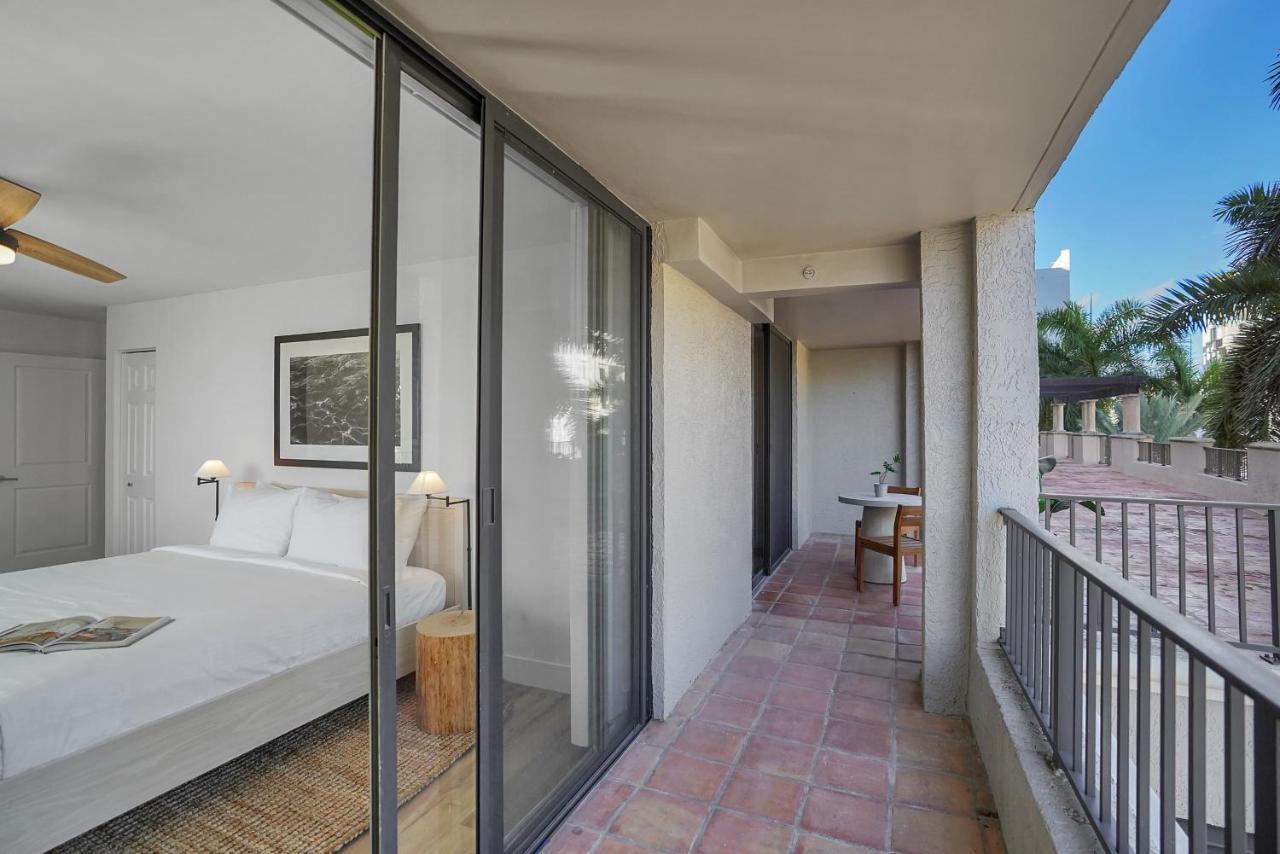 Dharma Home Suites Coral Gables At Gables Grand Plaza Маями Екстериор снимка