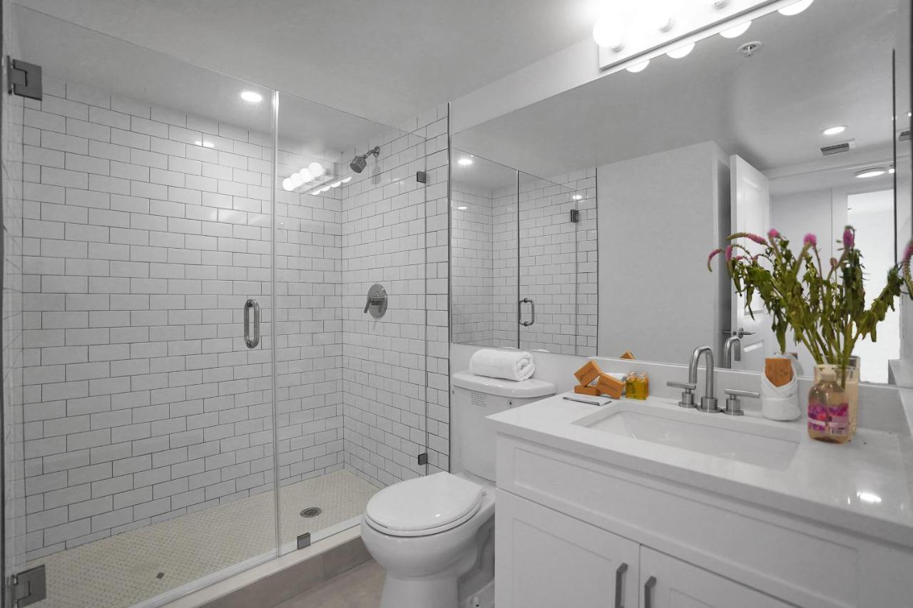 Dharma Home Suites Coral Gables At Gables Grand Plaza Маями Екстериор снимка