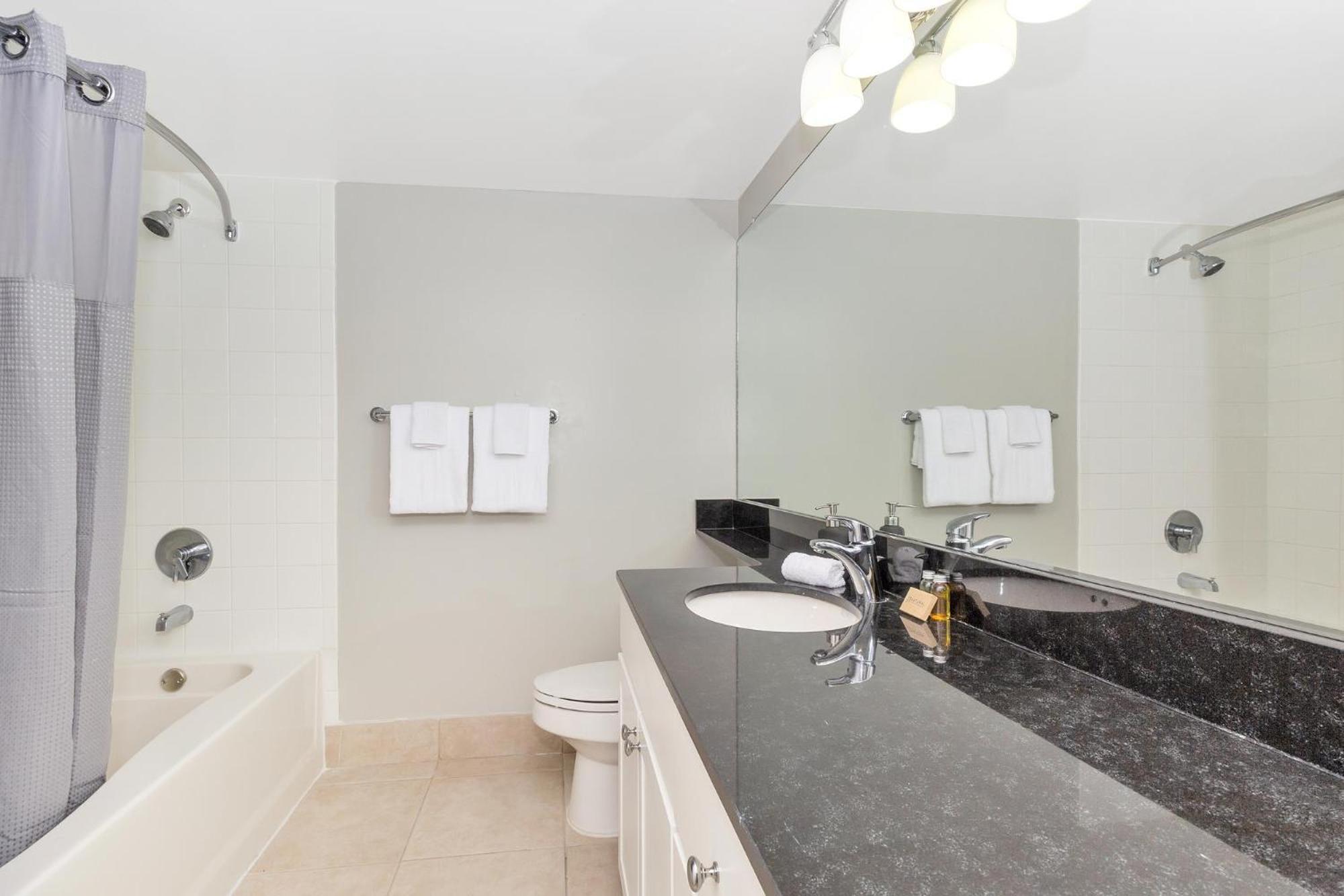 Dharma Home Suites Coral Gables At Gables Grand Plaza Маями Стая снимка