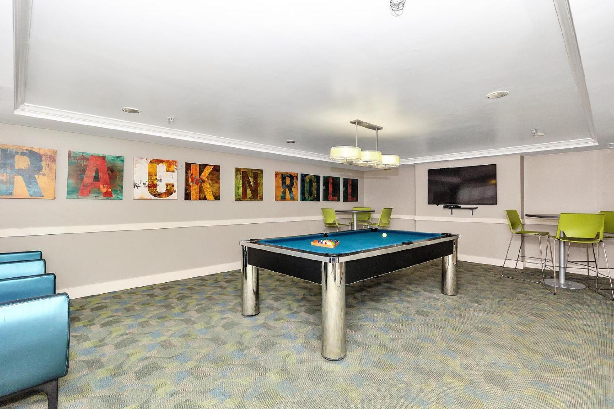 Dharma Home Suites Coral Gables At Gables Grand Plaza Маями Стая снимка