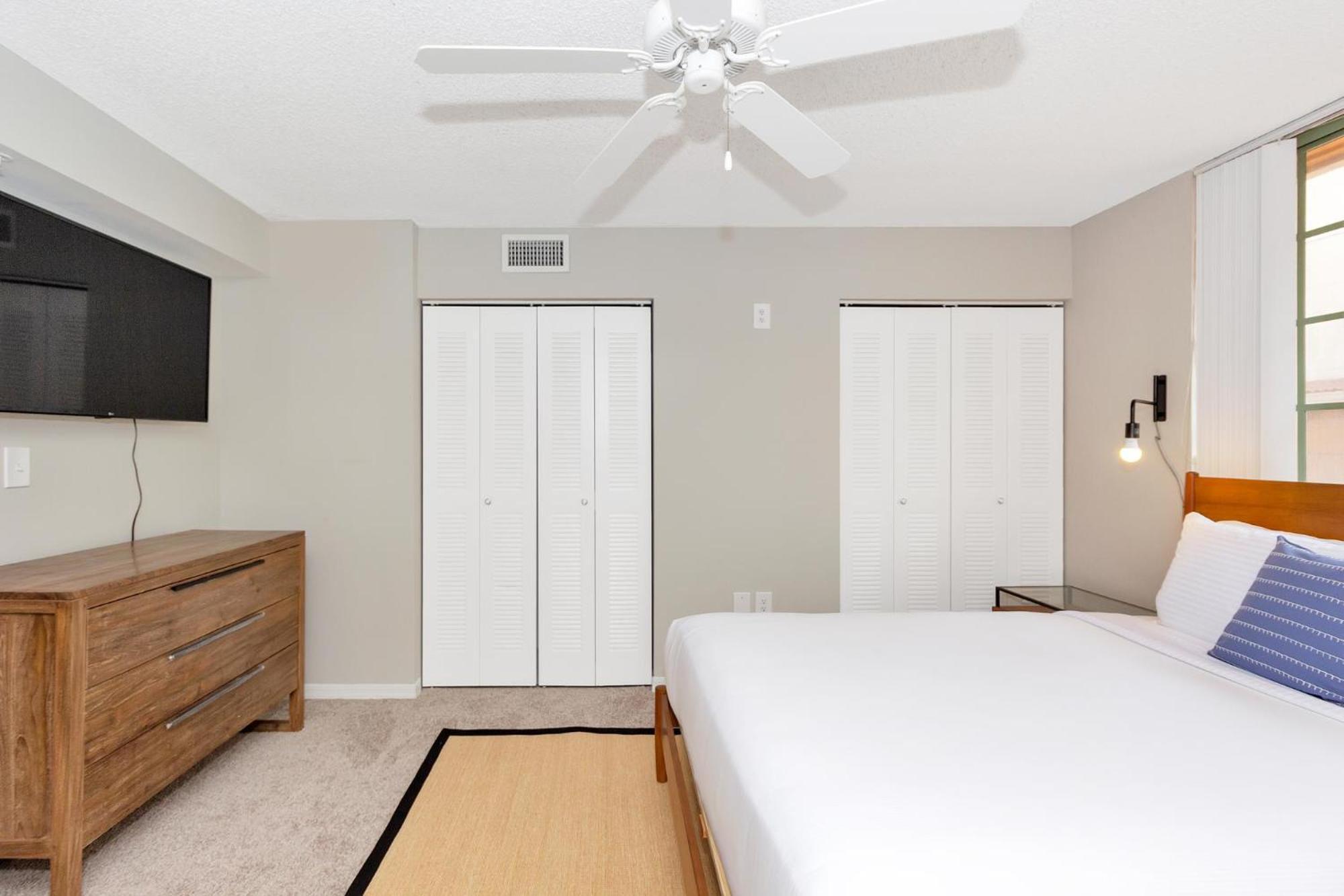 Dharma Home Suites Coral Gables At Gables Grand Plaza Маями Стая снимка