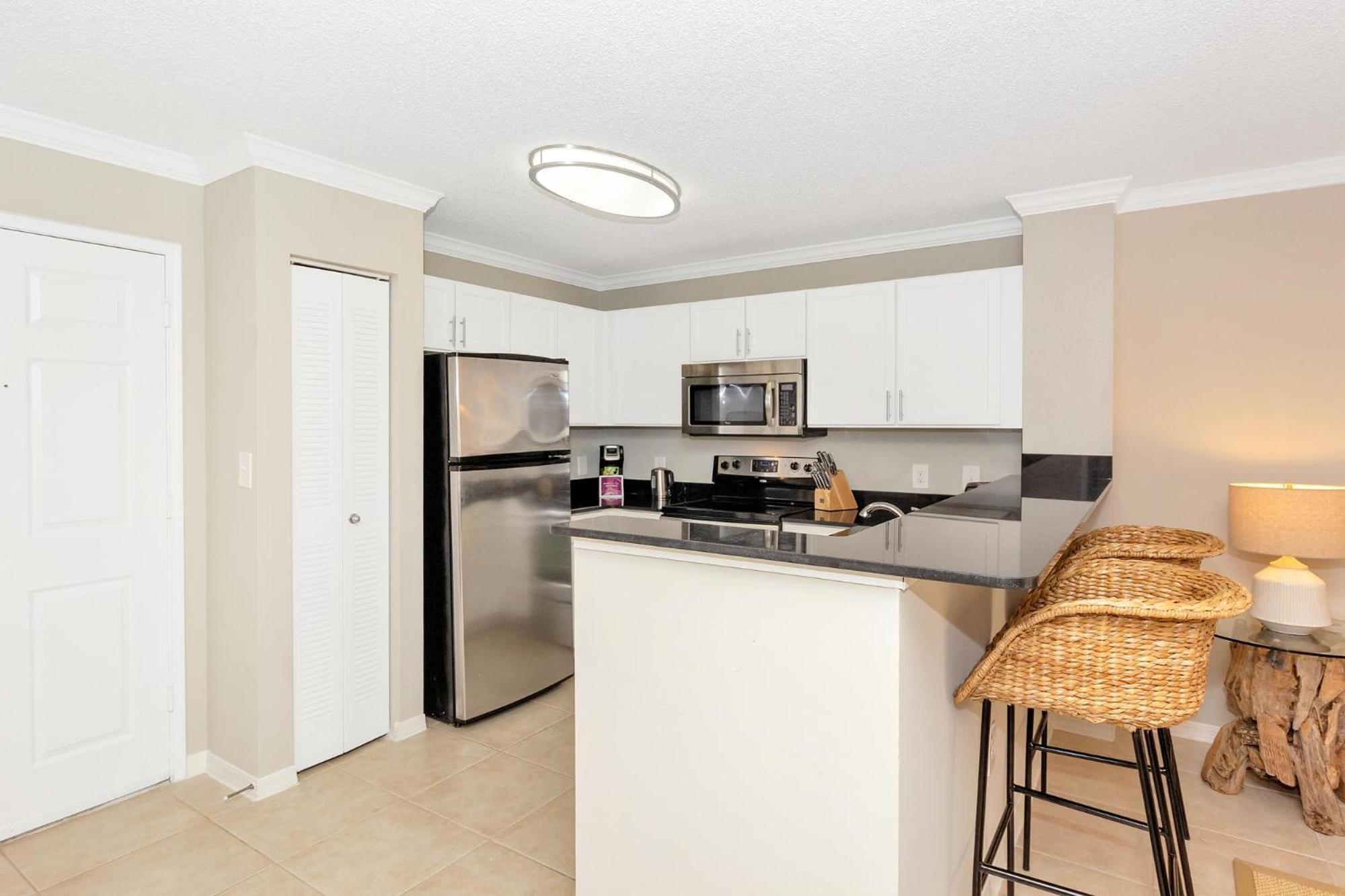 Dharma Home Suites Coral Gables At Gables Grand Plaza Маями Стая снимка